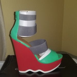 WOMAN's Peeptoe Wedge Heel [size 7]